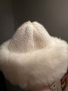 Aris Vintage White Knit Crown Faux Fur Cuff Russian Style Winter Hat